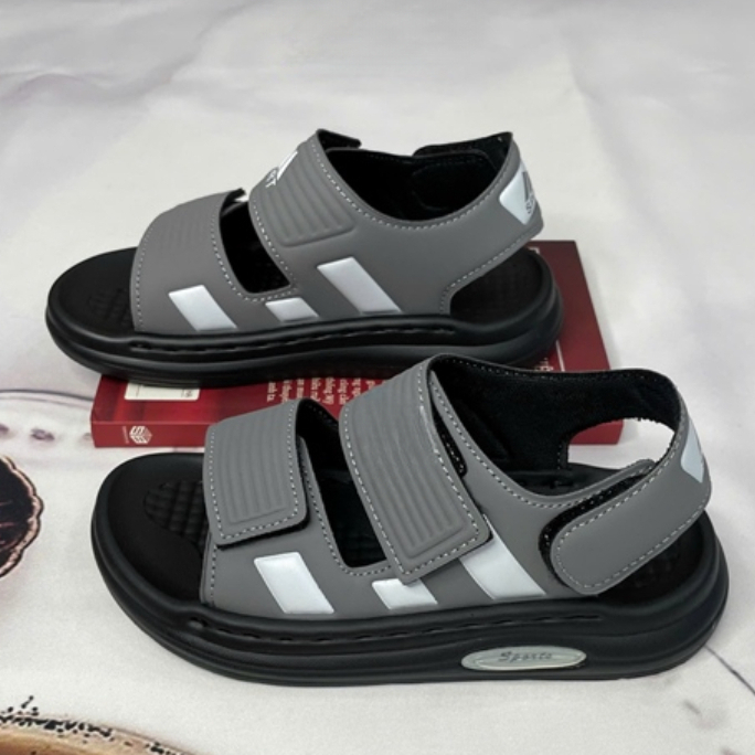 [M069] Dép quai hậu bé trai dép sandal quai dán tiện lợi thiết kế đế chống trượt an toàn đi chơi đi học