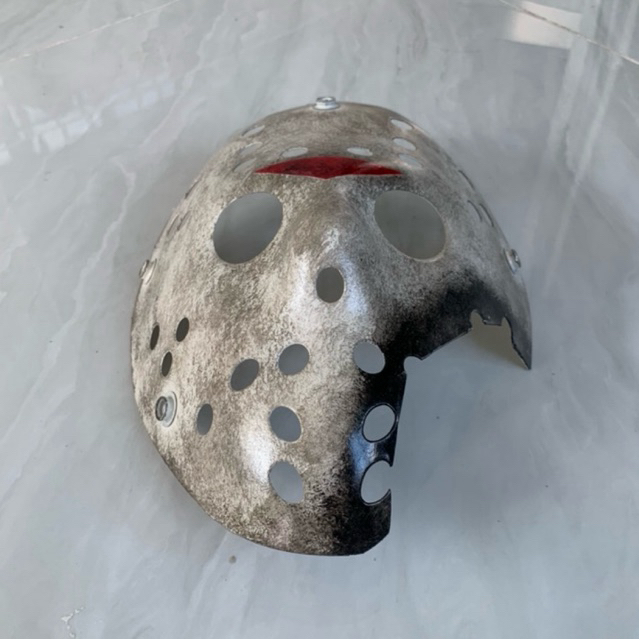 Mặt Nạ Khúc Côn Cầu Jason Voorhees phần 7 trong loạt phim Thứ 6 ngày 13.