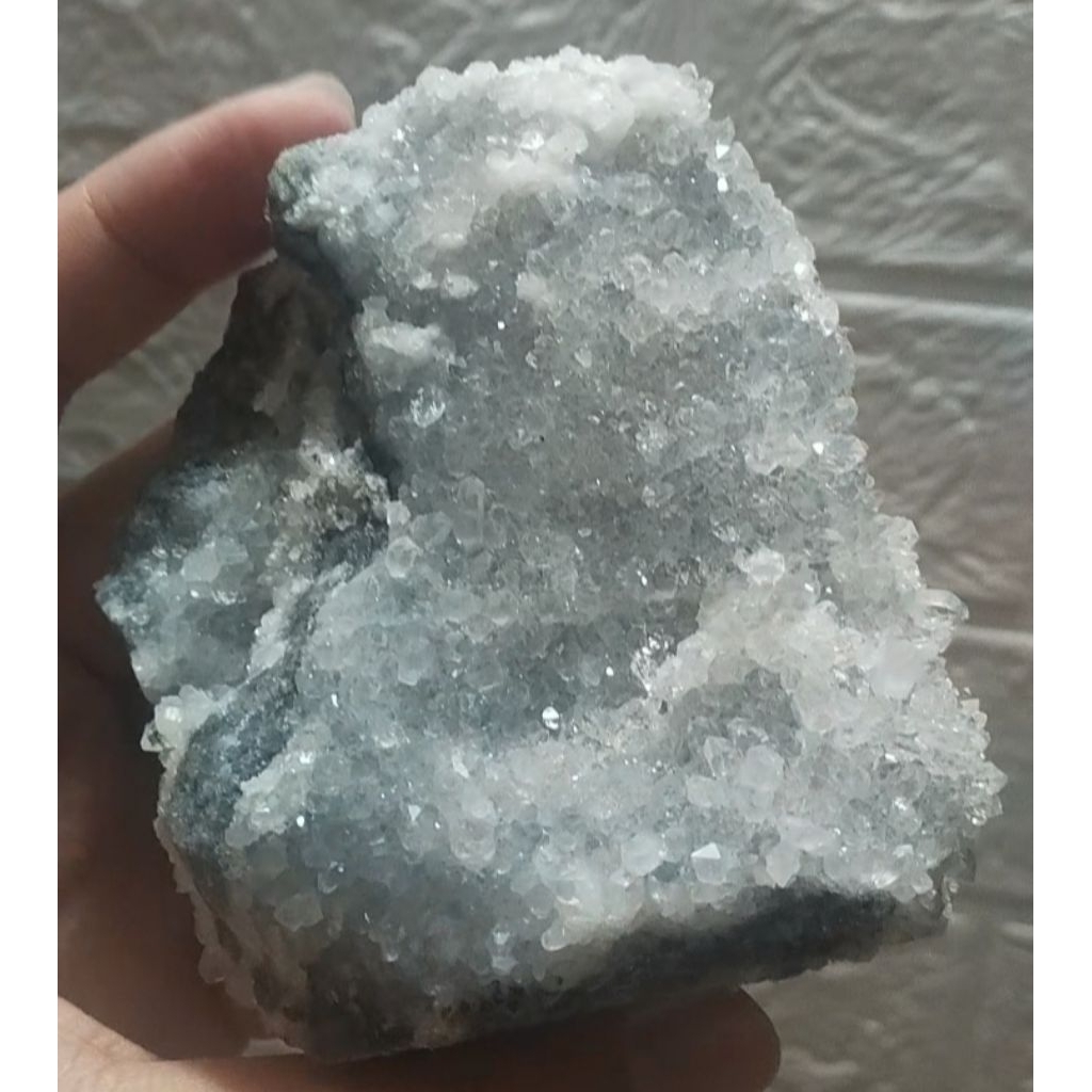 Tinh thể thạch anh thiên nhiên