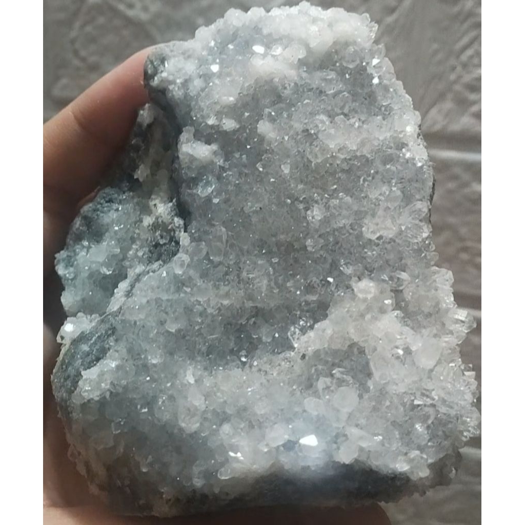 Tinh thể thạch anh thiên nhiên