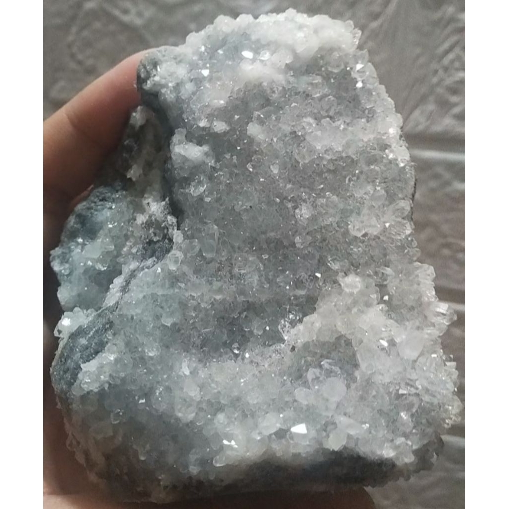 Tinh thể thạch anh thiên nhiên