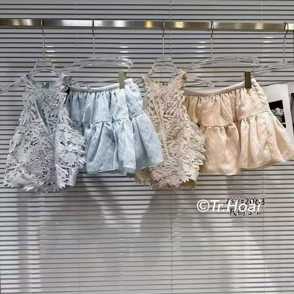 Set áo yếm ren chân váy xoè