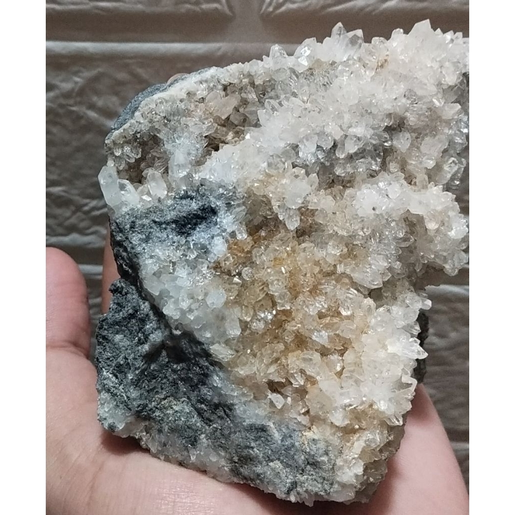 tinh thể thạch anh tự nhiên