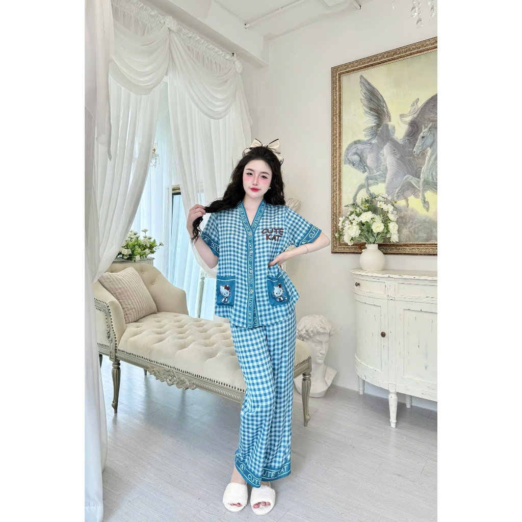 Bộ nữ tay ngắn quần dài Vy Linh chất liệu lụa latin cổ Y thoáng mát thấm hút mồ hôi tốt, bề mặt vải mịn S1080 caro
