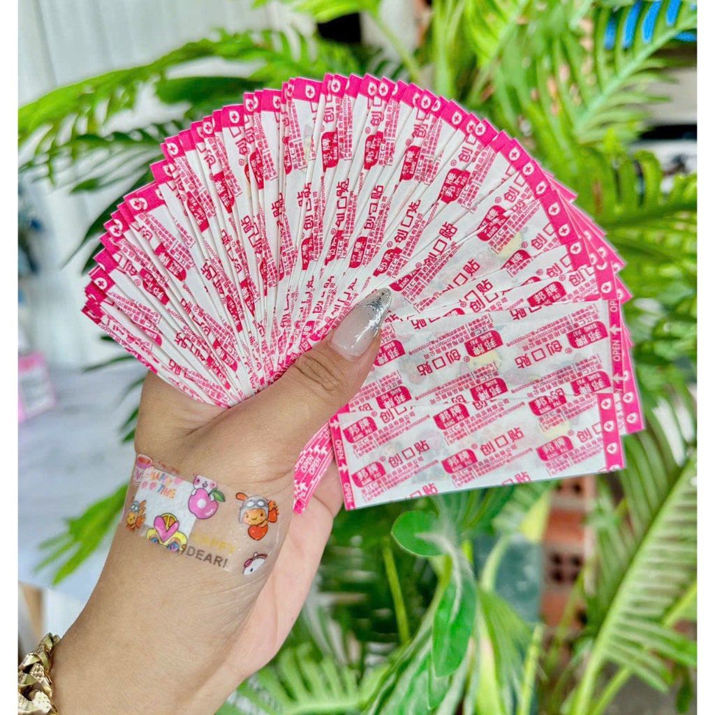 hộp 100 miếng băng cá nhân cute