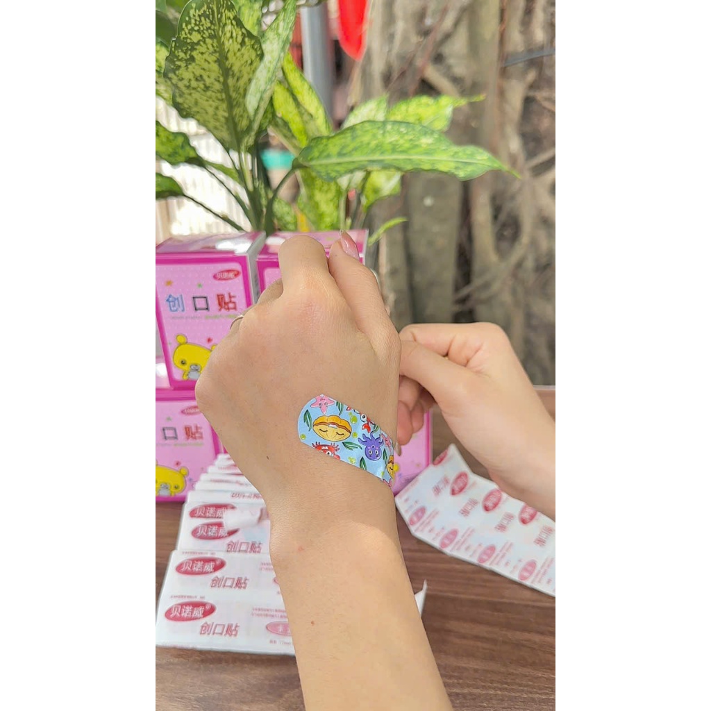 hộp 100 miếng băng cá nhân cute