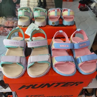 Sandal bé gái quai hậu nhám dán đế siêu nhẹ hình công chúa BEG006400 2 màu tím, xanh dương