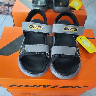 Sandal Bé Trai Biti’s BEB005900 2 màu ĐEn, XÁM – Siêu Nhẹ, Êm Chân, Bền Bỉ
