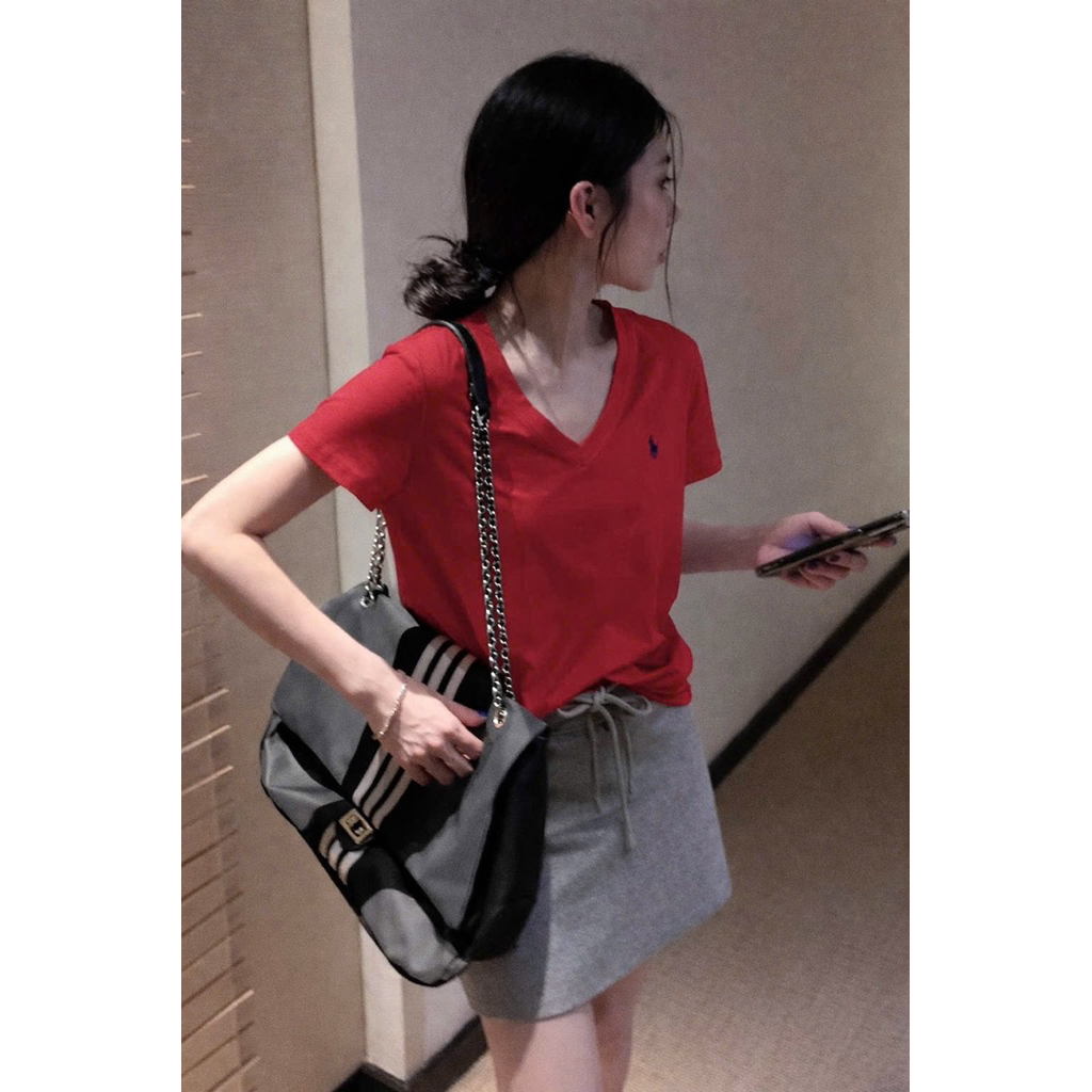 Linh Moon Áo thun nữ cổ tim đỏ thêu logo ngựa form ôm nhẹ chất cotton 4C Kèm Ảnh Thật