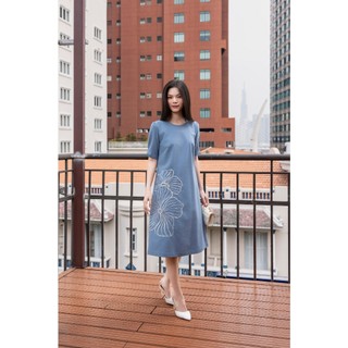 SWANLAKE | Váy Đầm Nữ Midi Suông Tay Ngắn Cổ Tròn Vải Linen Thêu Hoa Cao Cấp Công Sở D13363