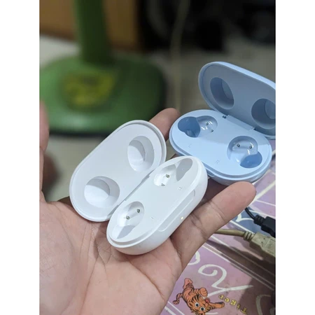 Hộp Dock Sạc Tai Nghe OPPO Enco Buds Model ETI81 - ETI82 Hàng Cũ Có Trầy