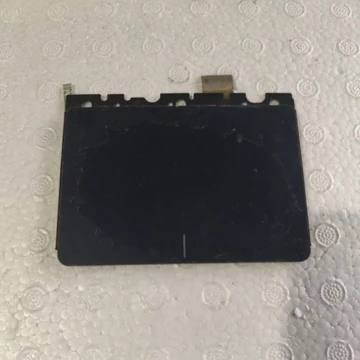 miếng rà chuột hơi cũ kèm cọng cáp laptop Asus E402N trầy xước cũ
