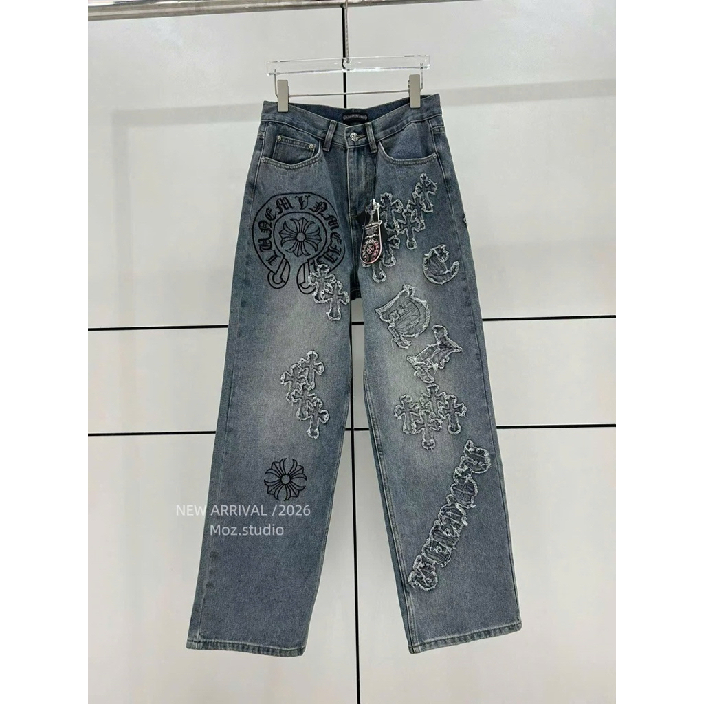 Set áo babytee cổ tim quần jeans suông chrome hearts chữ viền rách