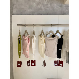 𝐏𝐡𝐢𝐞𝐧 𝐖𝐆𝐖𝐄 | (Sẵn) w8755 Áo Thun Trễ Soắn Vai Ôm Body Trơn