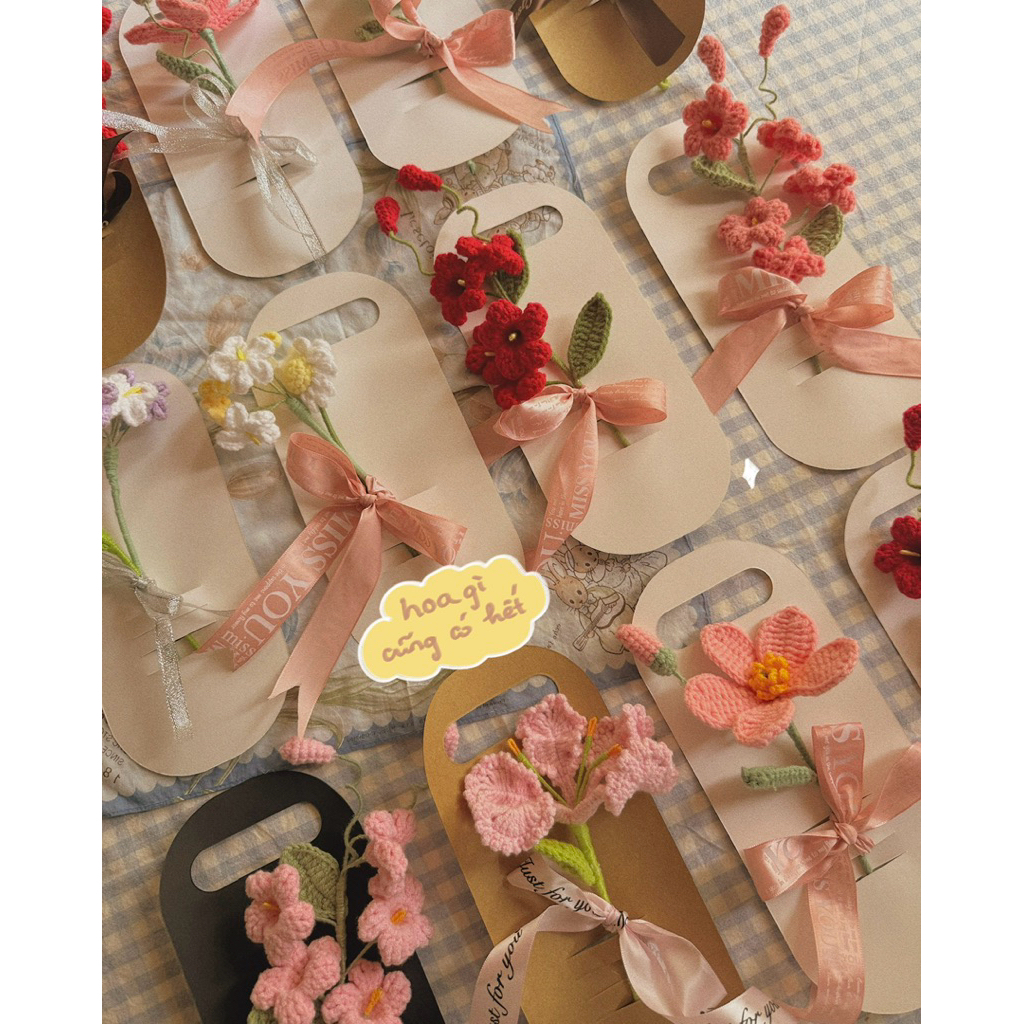 [NT GHI LỜI CHÚC] Bìa Cành Hoa Bằng Len Hoa Hồng Tulip Linh Lan Handmade Tặng Bạn Gái Phụ Nữ Việt Nam Dễ Thương Thủ Công