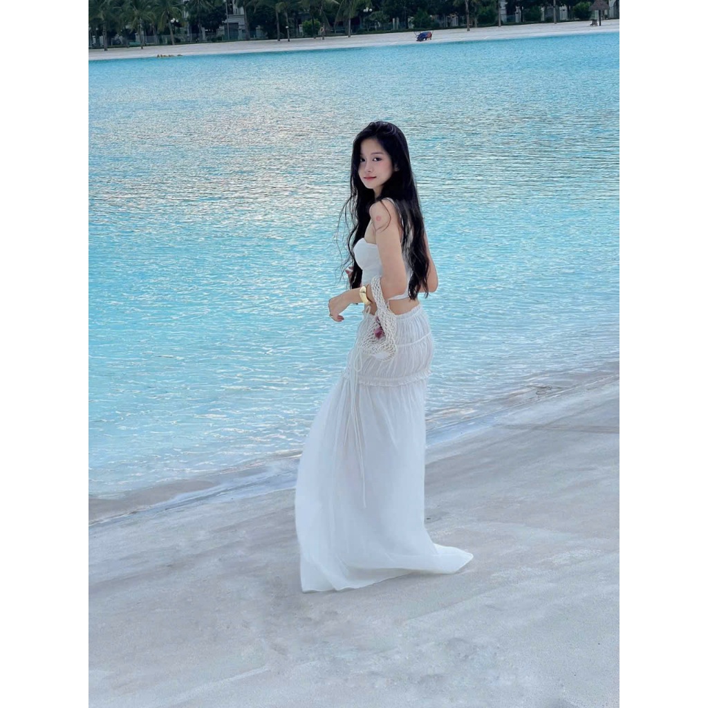 Set Đi Biển Áo Cổ Yếm Croptop Đính Hoa Kèm Chân Váy Voan Maxi Dáng Dài Màu Trắng SAN Clothings - P184