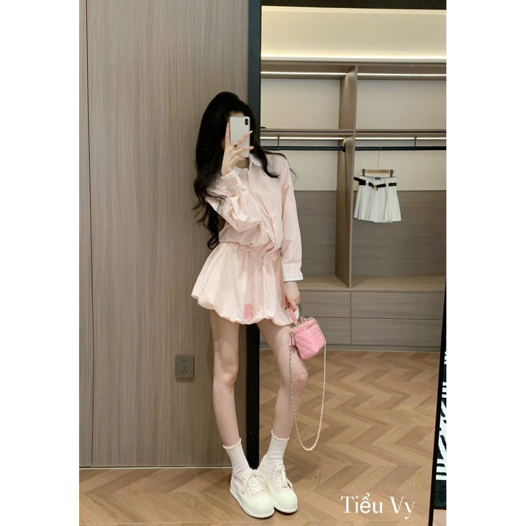 Set áo sơ mi chun chân váy bí phồng kẻ Miu Miu
