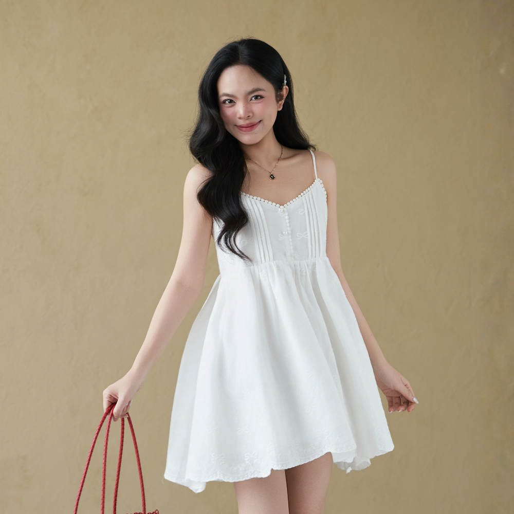 Đầm ngắn hai dây Momo Miều Est.2013 chất vải xô thêu thích hợp mùa hè