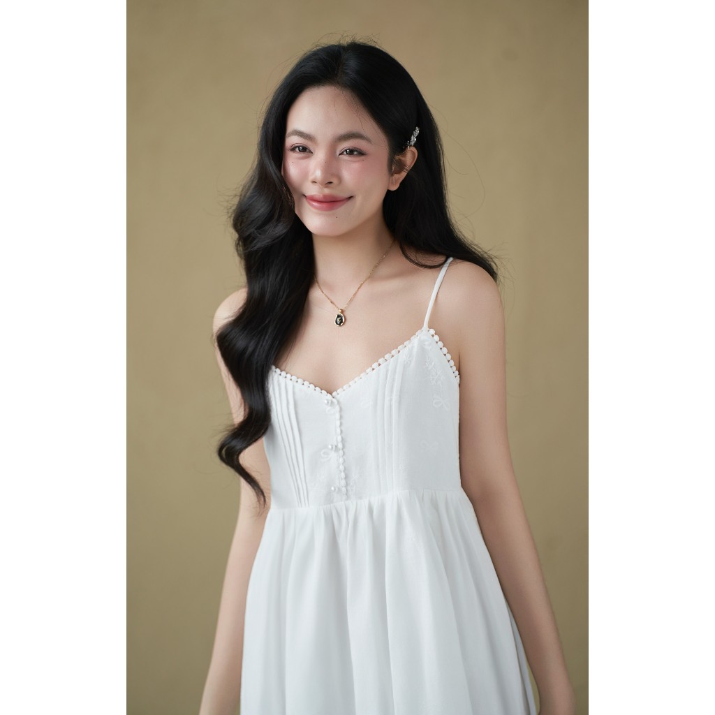 Đầm ngắn hai dây Momo Miều Est.2013 chất vải xô thêu thích hợp mùa hè