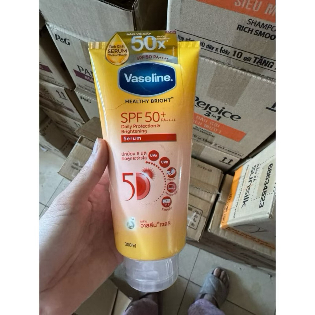Serum Dưỡng Thể Vaseline Chống Nắng Sáng Da SPF 50+ PA++++ 300ml