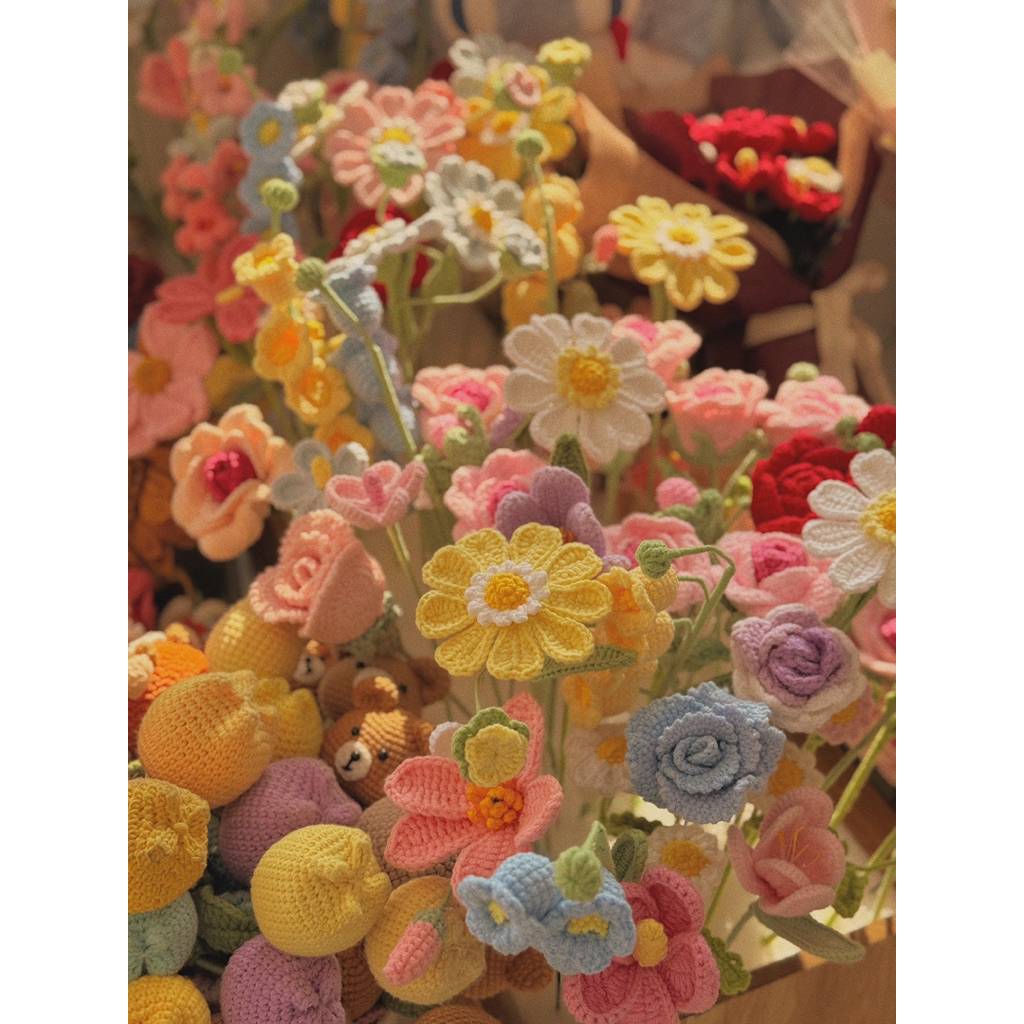 [TẶNG TÚI THIỆP] Bó Hoa Bằng Len 8/3 Hoa Hồng Tulip Linh Lan Handmade Tặng Bạn Gái Phụ Nữ Việt Nam Dễ Thương Thủ Công