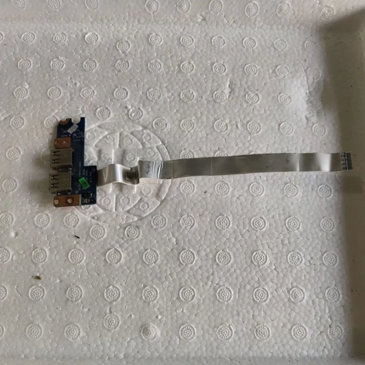 bo nhỏ đầu USB nối vào main laptop acer aspire E1-571G hàng cũ còn xài ok