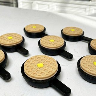 🥞 [MÓC KHÓA] CLICKY PANCAKE NHỰA 3D – NHỎ XINH, CLICK CÁI LÀ GHIỀN