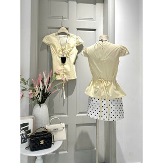 SEP House - Set áo xô vàng cổ V viền ren đính nút cột nơ tay ngắn phối  váy chấm bi trắng A trendy mùa hè