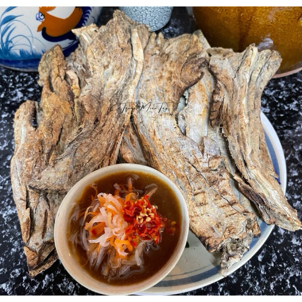 Khô Cá Đuối Đen Cô Trang Miền Tây Đặc Sản Năm Căn -Cà Mau ( 500gram)