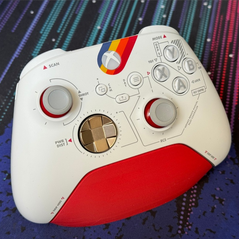 Giá Đỡ Tay Cầm Xbox / PS5 / PS4/Nintendo – Kệ Để Controller Gaming Chống Trầy Trang Trí Setup Game