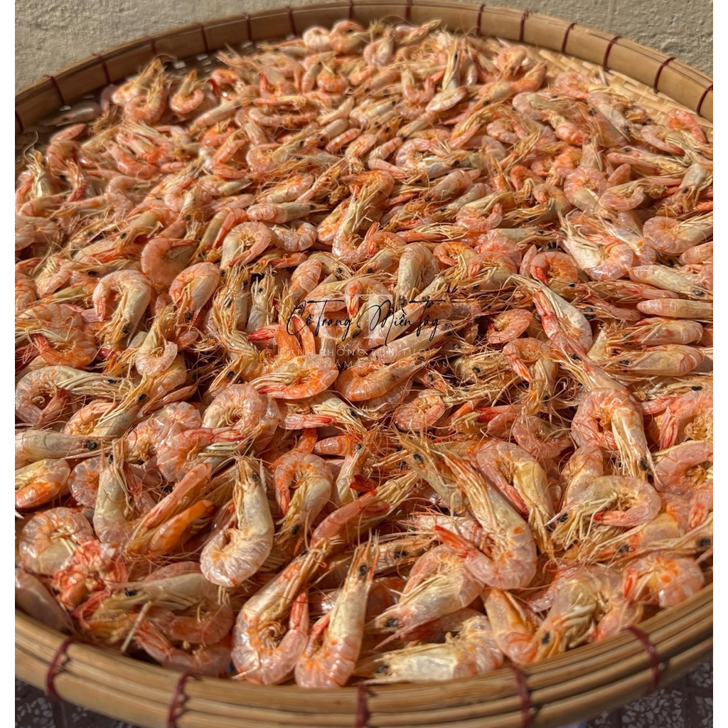 Tôm Khô Đất Sống Vuông Thiên Nhiên Size Đại  Cô Trang Miền Tây Đặc Sản Năm Căn -Cà Mau (Hộp vai sách 500 gram)