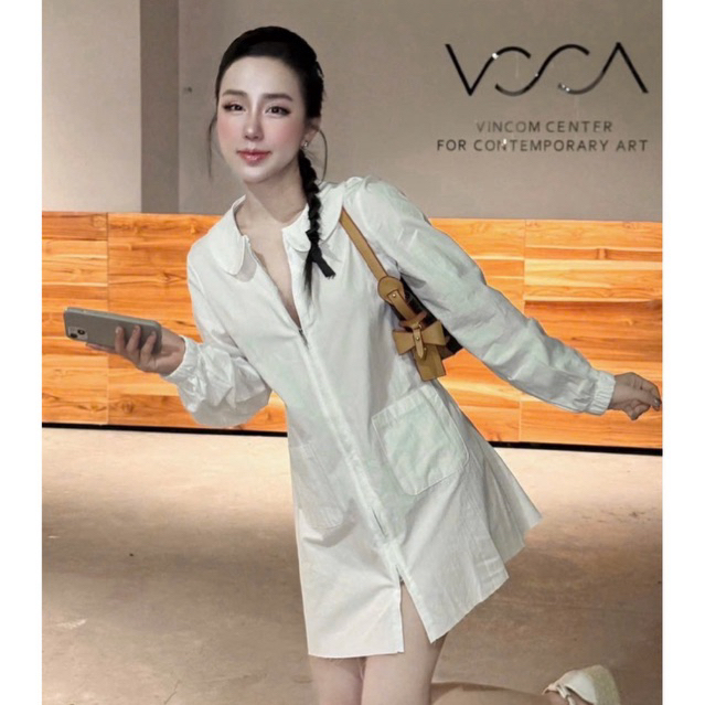Đầm sơmi trắng phối khoá kéo dáng xoè nhẹ vibe trẻ trung năng động, Váy xuông cổ sen tay bồng basic chuẩn gu Hàn Quốc