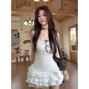 Váy hai dây nữ thu eo tôn dáng phong cách ngọt sexy, váy ngắn bèo tầng chic mặc mùa hè
