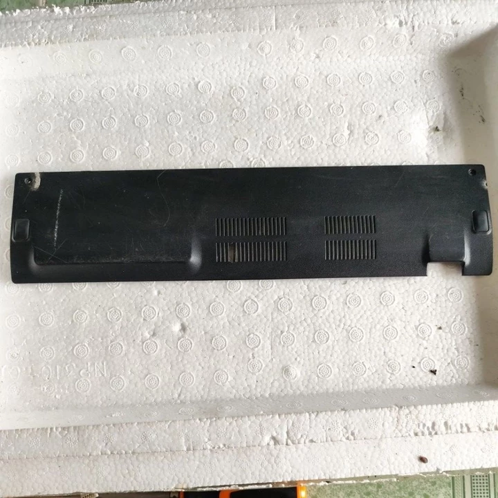 nắp đậy phía dưới vỏ mặt D laptop Asus X552L hàng cũ