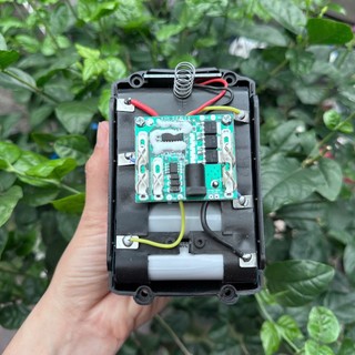 Pin 20 Cell Navara cho máy khoan chân pin phổ thông Makita M21 có đèn báo dung lượng
