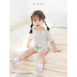 Honey (0-12M) Bộ quần áo cộc tay họa tiết đáng yêu chất Rayon mềm mịn, thoáng mát thấm hút mồ hôi.