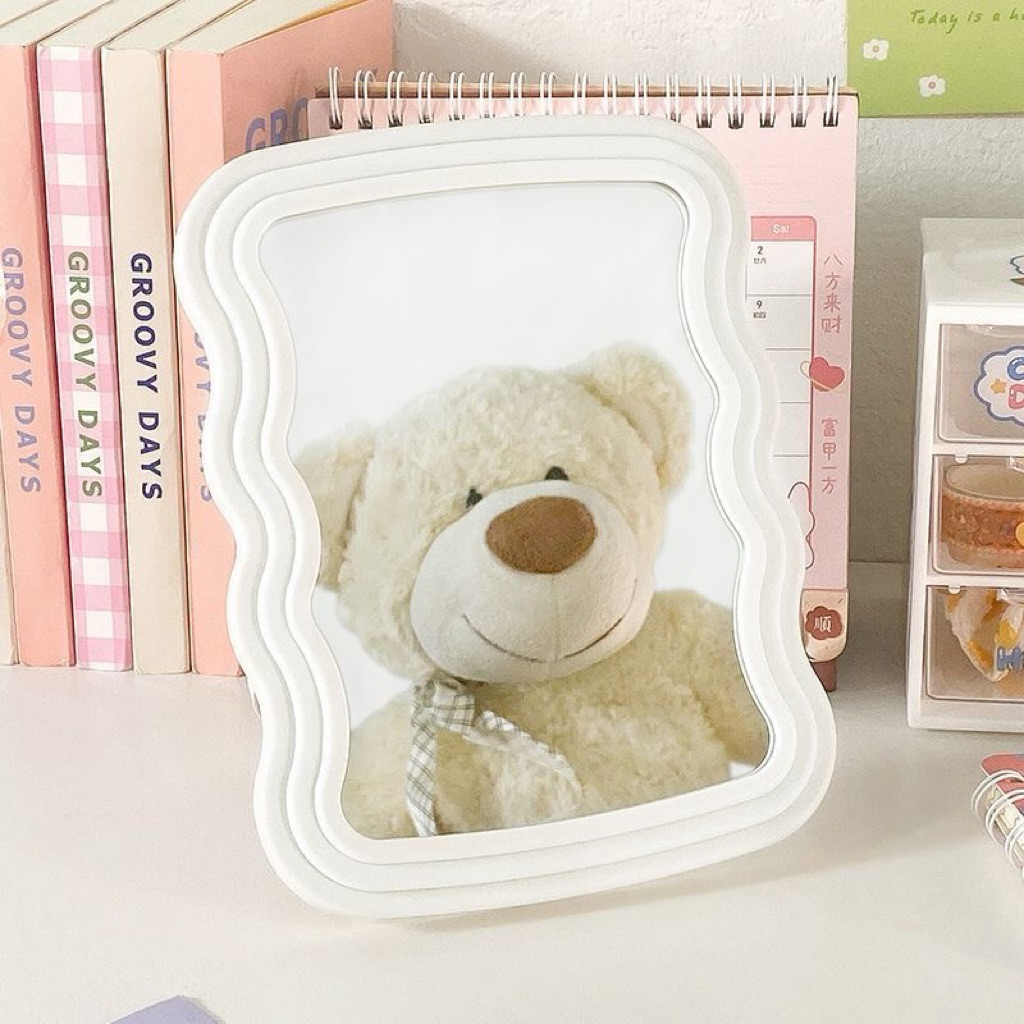 Gương Trang Điểm Để Bàn Dạng Sóng Hàn Quốc – Gương Cầm Tay Mini Viền Lượn Sóng Xinh Xắn, Gương Makeup Di Động Decor