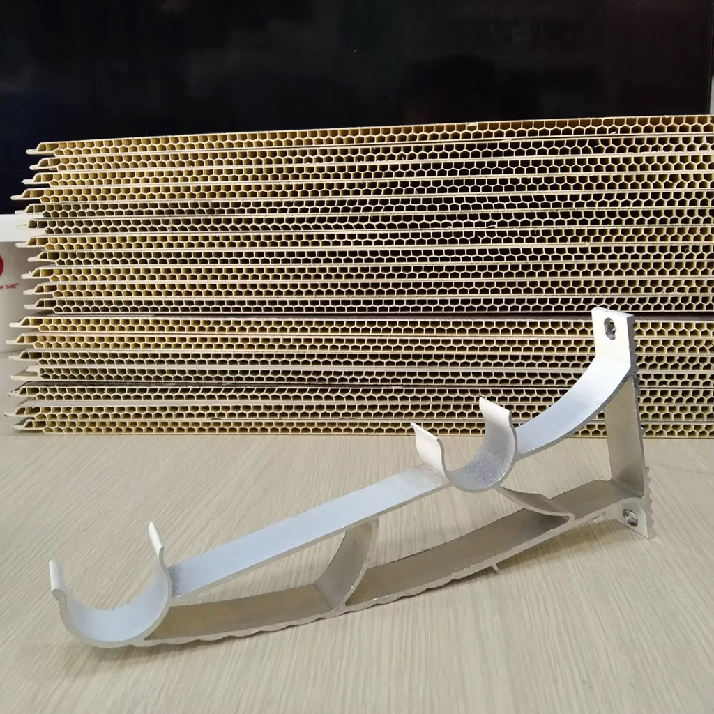 (1 cái) Pát đỡ đôi 20cm và 16cm, dùng cho rèm 2 lớp, chất liệu nhôm chắc chắn.