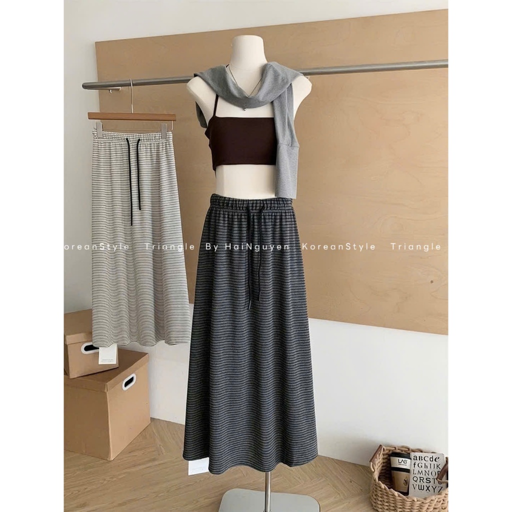 TRIANGLE - Velvet Skirt (Cân nhắc kỹ, return is not welcomed)- Chân váy nhung tăm style Hàn kẻ ngang cạp chun