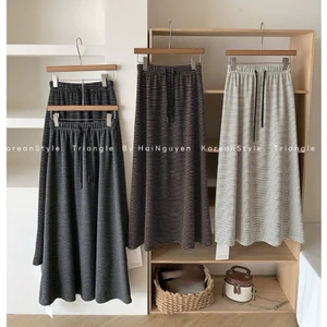 TRIANGLE - Velvet Skirt (Cân nhắc kỹ, return is not welcomed)- Chân váy nhung tăm style Hàn kẻ ngang cạp chun