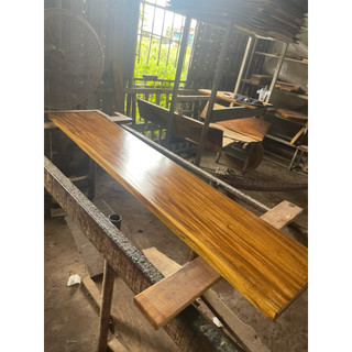 Gỗ me tây: 30 x 200 x 3.4cm (Sơn 1 mặt)