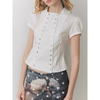 Le rouge | Original Glimpses top Áo sơ mi cổ peter pan chiết eo tay bồng 2 hàng cúc ngọc trai retro