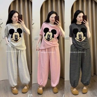Set Bộ Đồ Nữ Kẻ Ngang Thêu Mickey Lông Nổi Áo Ngắn Tay Phối Viền Cổ Mix Quần Jogger Ống Rộng Bo Chun Gấu