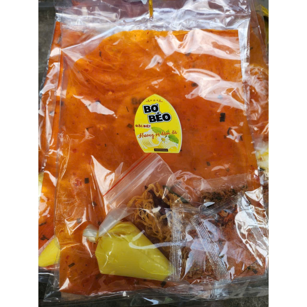 Bánh tráng dẻo bơ béo full topping.
