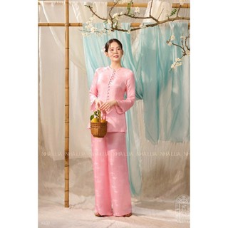Áo bà ba – nét đẹp giản dị mà duyên dáng 🌿 	•	Mặc lên là thấy ngay sự dịu dàng của người con gái Việt