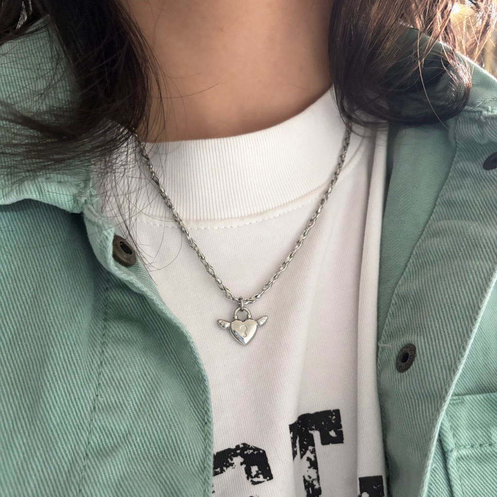 Vòng cổ Cố xa nhau