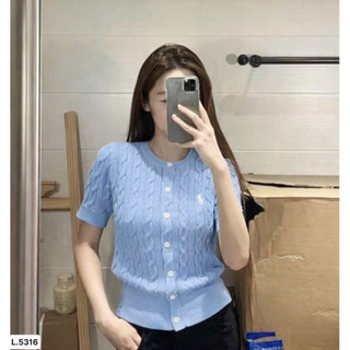 Áo len xanh thêu ngựa
