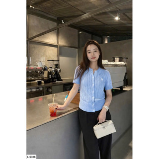 Áo len xanh thêu ngựa