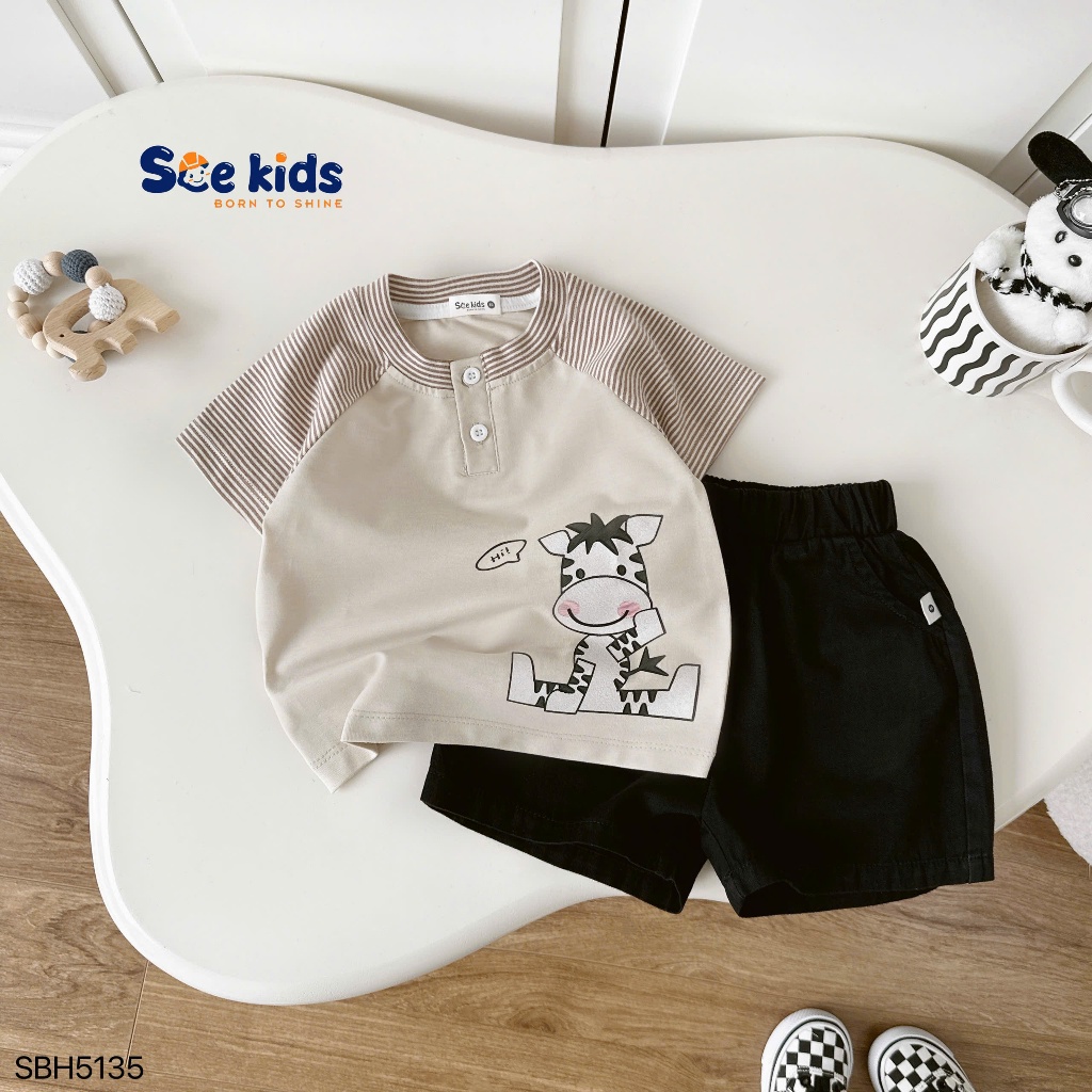 Bộ cotton in ngựa vằn thiết kế cổ trụ bé trai, set áo thun cổ trụ phối tay zaclang hình ngựa vằn