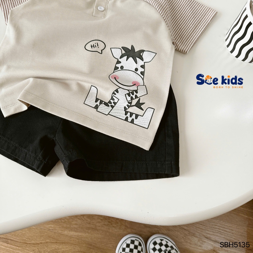 Bộ cotton in ngựa vằn thiết kế cổ trụ bé trai, set áo thun cổ trụ phối tay zaclang hình ngựa vằn